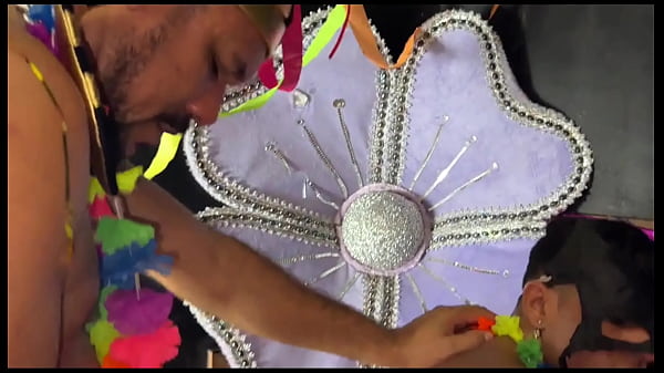 Image O PA&Iacute_S DO FUTEBOL, TAMB&Eacute_M DO CARNAVAL, ESSES MACHOS CAIRAM NA FOLIA COM UMA GRANDE SURUBA ENTRE TRABALHADORES.