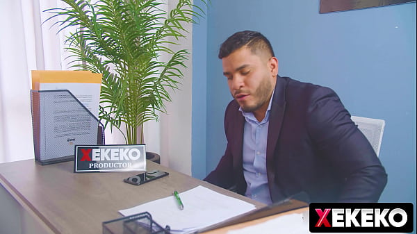 Image Venezolana culona y tetona va a entrevista de trabajo y la termina follando
