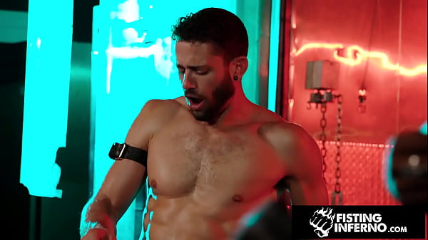 Image Cumslut Tagteamed By Beefy Stud & Hunk BBC - Quin Quire, Max Connor, Siren Santiago - FistingInferno