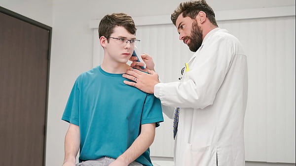Image The Twink Patient Needs Testosterone Injection from The Doctor - Doctorblows