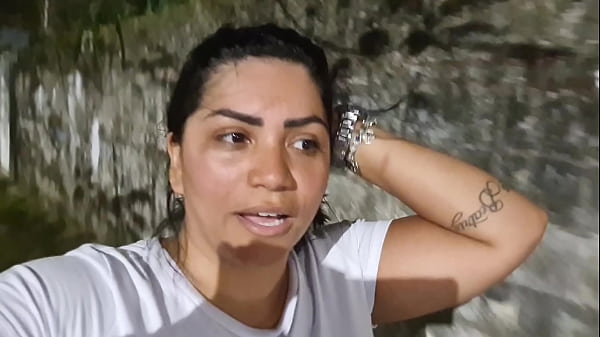 Image Sai sem calcinha pra malhar o personal sentiu o cheiro da minha buceta suadinha me levou pro banheiro e encheu minha buceta de porra