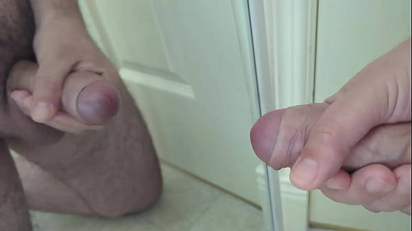 Image Maturbation in front of a mirror