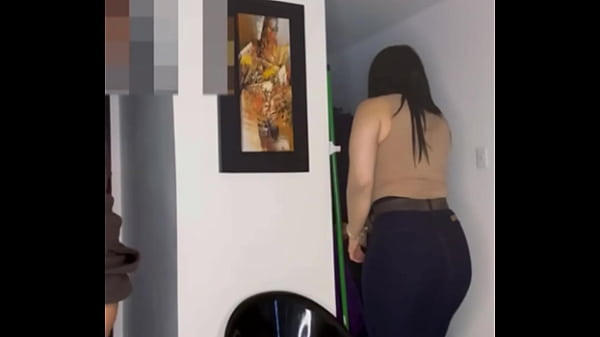 Image Madura colombiana tiene la casa sola y deja entrar al mejor amigo de su hijo