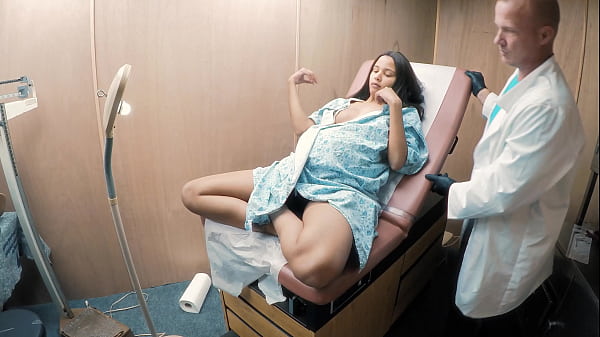 Image Dayanara needs help getting the milk out of her pregnant titties