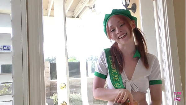 Image Redhead cake seller loves to suck big dick on satisfied customers as a bonus