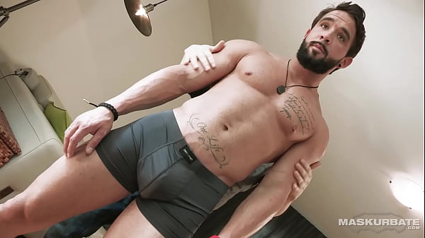 Image Potential Waiter Shows Off His BIG Asset - Zack Lemec - Maskurbate