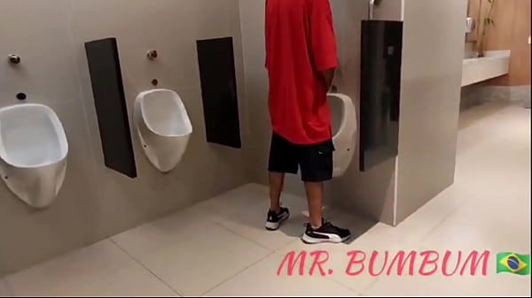 Image FAZENDO BANHEIR&Atilde_O NO SHOPPING DA ELITE. MUITOS V&Iacute_DEOS COMPLETOS DE BANHEIR&Atilde_O NO RED E SUBSCRI&Ccedil_&Atilde_O