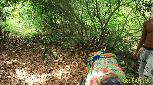 Image She love to fuck in the bush