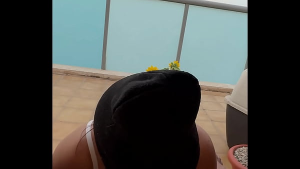 Image Mamada en la terraza del vecino - LilosGirl