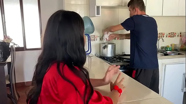 Image mientras mi marido hace comida yo me voy a follar a mi cu&ntilde_ada a escondidas de el