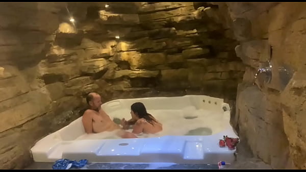 Image O COROA FUDEO COM FORCA E AINDA DEU UNS TAPA NA CARA DA NOVINHA