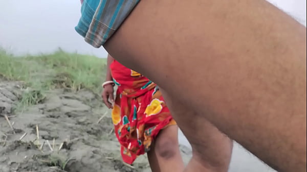 Image Bowdi Fuck Beside A River