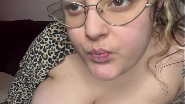 Image HUGE TITS AND HUNGRY MOUTH FETISH