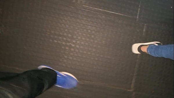 Image Levo esposa no cine porno para ser fodida por estranhos v&aacute_rias gozadas!