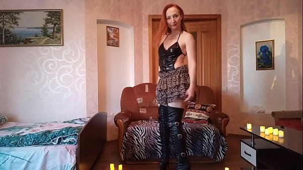 Image Redhead Cherry Overrknees Boot Play!