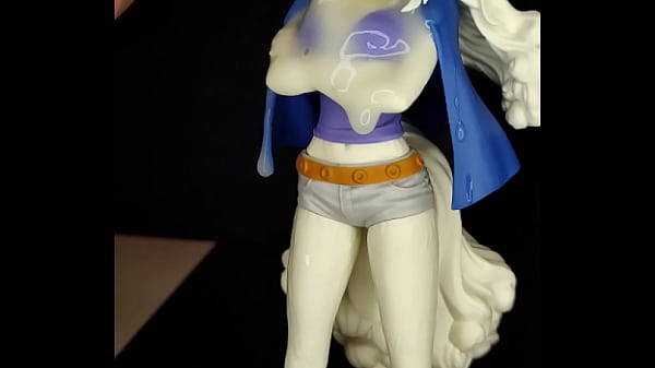 Image Wanda (One Piece) figure slow-motion