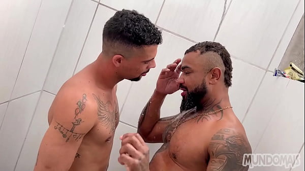 Image Homens tomando banho Pelad&otilde_es parte 1