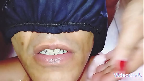 Image Dominando o amante e fazendo squirting na boca dele