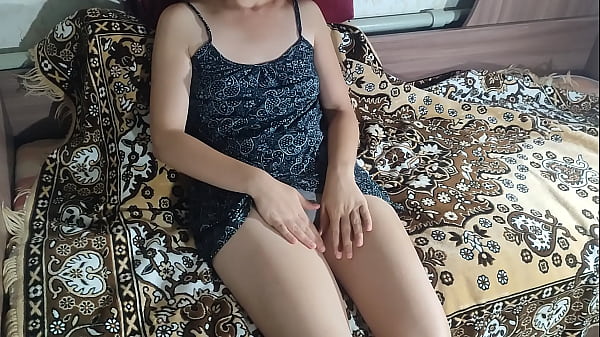 Image Korean girl alone masturbates on the bed