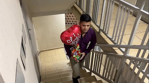 Image MI AMOR LLEGUE DEL EXTRANJERO MIRA LO QUE TE TRAJE