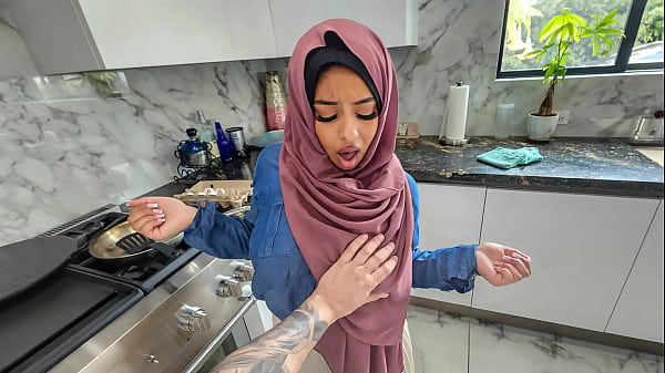Image Hot Hijab Wife Wants to Save Her Marriage by Learning how To Give Blowjobs and Talk Dirty - Hijablust