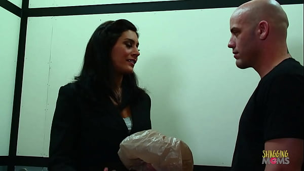 Image Elevator stop that this brunette milf used for a hot cock fuck