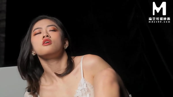 Image ModelMedia Asia -  Frigid girl orgasms 100 times with a black cock