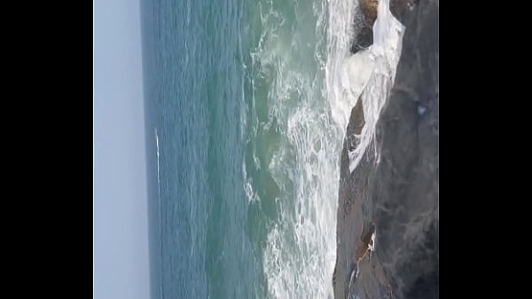 Image Novinha de apenas 18 anos , sexo ao vivo , cenas de anal sem camisinha, multid&atilde_o na praia, parou a praia nunca visto no Brasil.