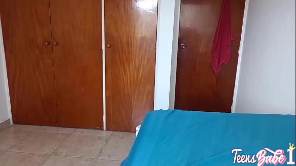 Image morrita de culo enorme de 18yo seduce a su hermanastro por su enorme verga para follarserlo y cabargar sobre ese o duro y salvaje sin restricciones - Latina hot chica mala con sus preciosas tetas siendo follada en cuatro.