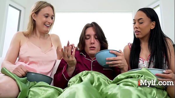 Image Step Family's Creampie Cuddles - Ophelia Kaan, Bianca Bangs, Axel Haze
