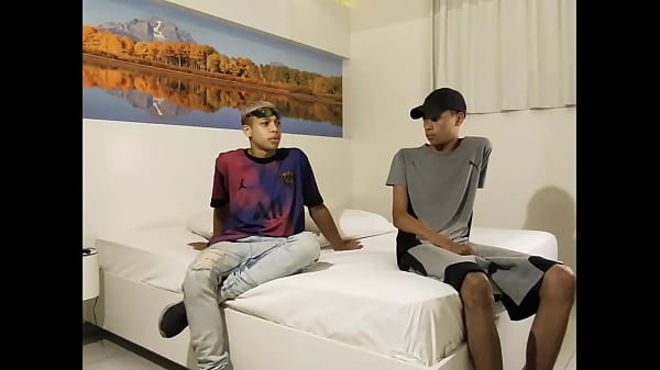 Image Andando na quebrada e cruzei com um novinho safado. Levei pra casa e fizemos uma putaria - Parte I