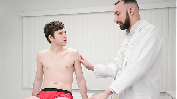 Image Pervert Gay Doctor Has His Special Technique of Treating the Cute Boy - Doctorblows