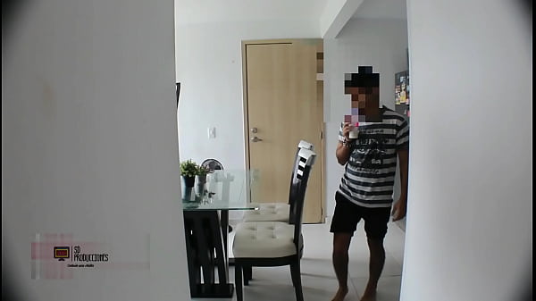 Image Mi cachonda hermanastra se toma mi semen en un biber&oacute_n despu&eacute_s que la follo