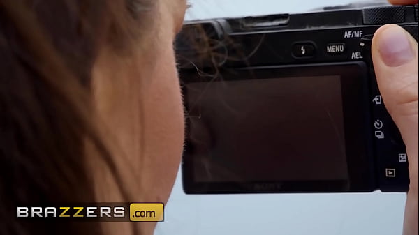 Image BRAZZERS - Exhibitionist Jada Sparks Meets Tourist Jordi In Public & Decides To Get A Good Dose Of Fucking With Him