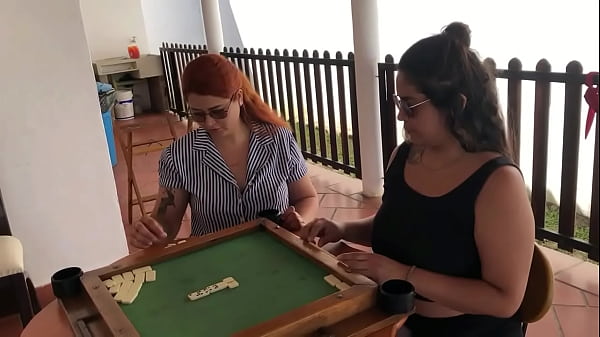 Image despues de una partida de domino me follo a mi amiga y la masturbo hasta correrce