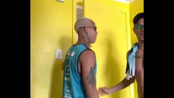 Image Meu amigo queria uma bola emprestada e acabei socando duas nele - Parte I