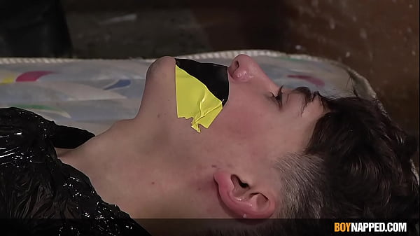 Image Twink Danny Bianchi receives handjob and cums all over
