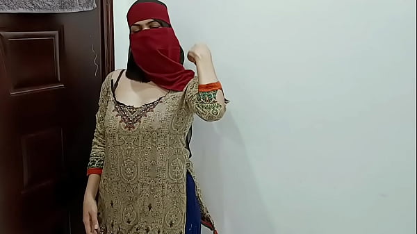 Image Desi House Wife Inserting Lollypop in Her Little pussy