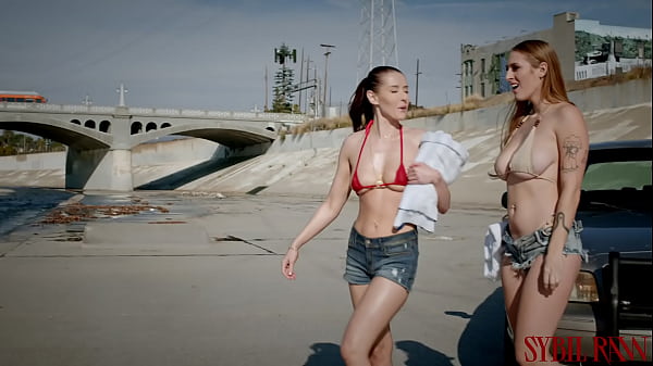 Image SEX IN PUBLIC AND PISS IN HER MOUTH