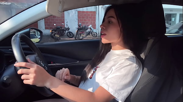 Image Alexa deja que un extra&ntilde_o la masturbe hasta provocar el climax