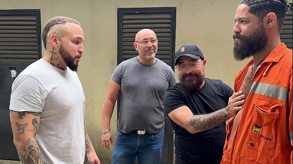 Image Grupo de MECANICOS me cojen el culo en su Tiempo Libre