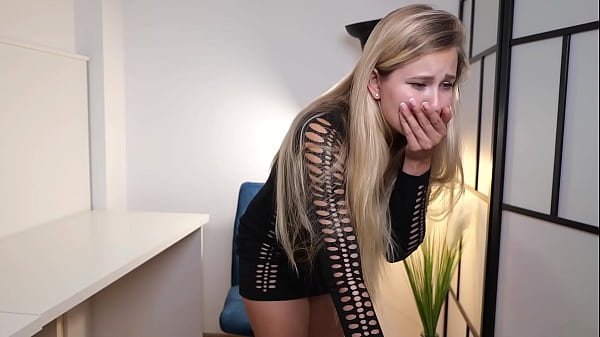 Image Blonde with a Phantom masturbates via video link