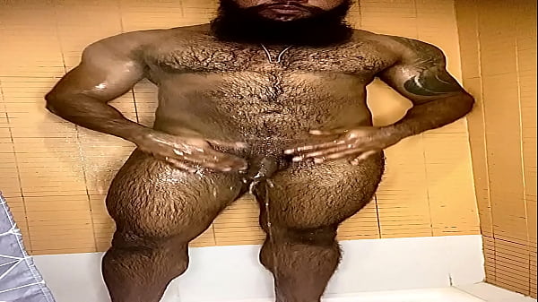 Image Peludo Musculoso no Banho - Completo no red