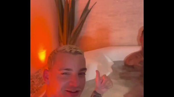 Image Hetero dotado da o cu pela primeira vez em brotheragem