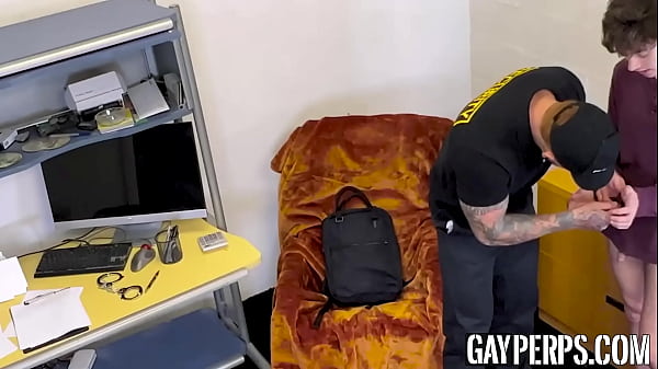 Image Officer Jeremiah Cruze tied gay shoplifter Donovin Rece so he could shower him with cum