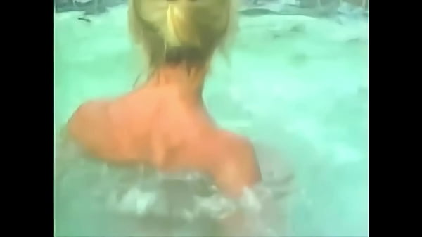 Image Jumping boobs