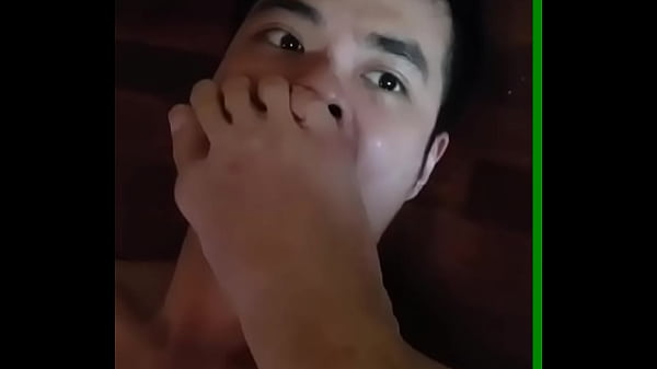 Image Đĩ ch&oacute_ slave b&uacute_ cặc liếm ch&acirc_n, sỉ nhục cho mọi người thấy