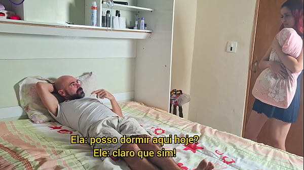 Image Madrasta faz visita noturna ao seu enteado e o ensina a fazer sexo!