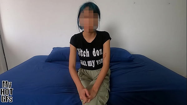 Image &iexcl_Apenas legal! Jovencita con 18 a&ntilde_os reci&eacute_n cumplidos llega para probar algo nuevo...