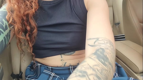 Image Sexo oral no carro do pai